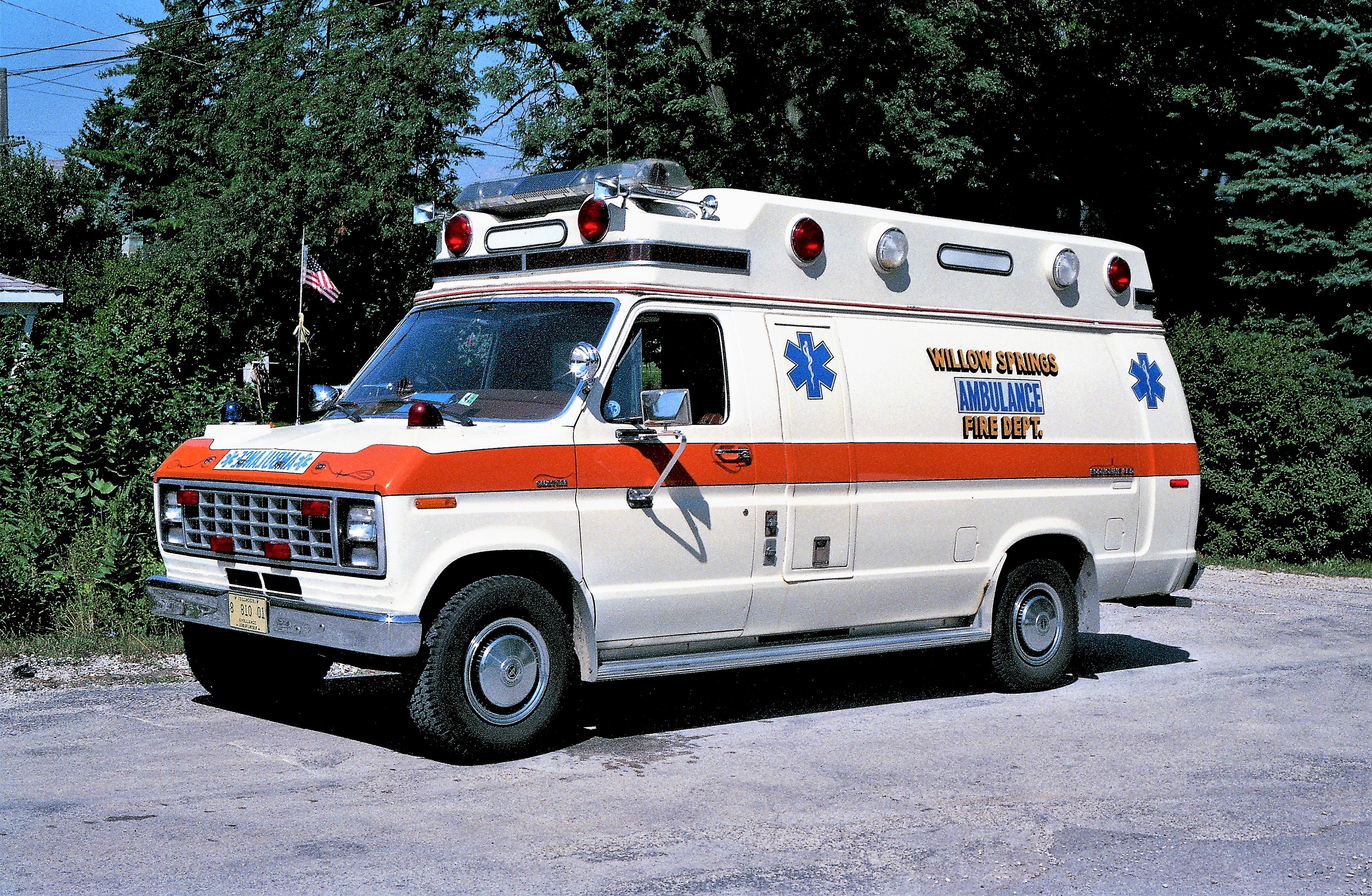 WILLOW SPRINGS AMBULANCE 604 1981 FORD - STARLINE