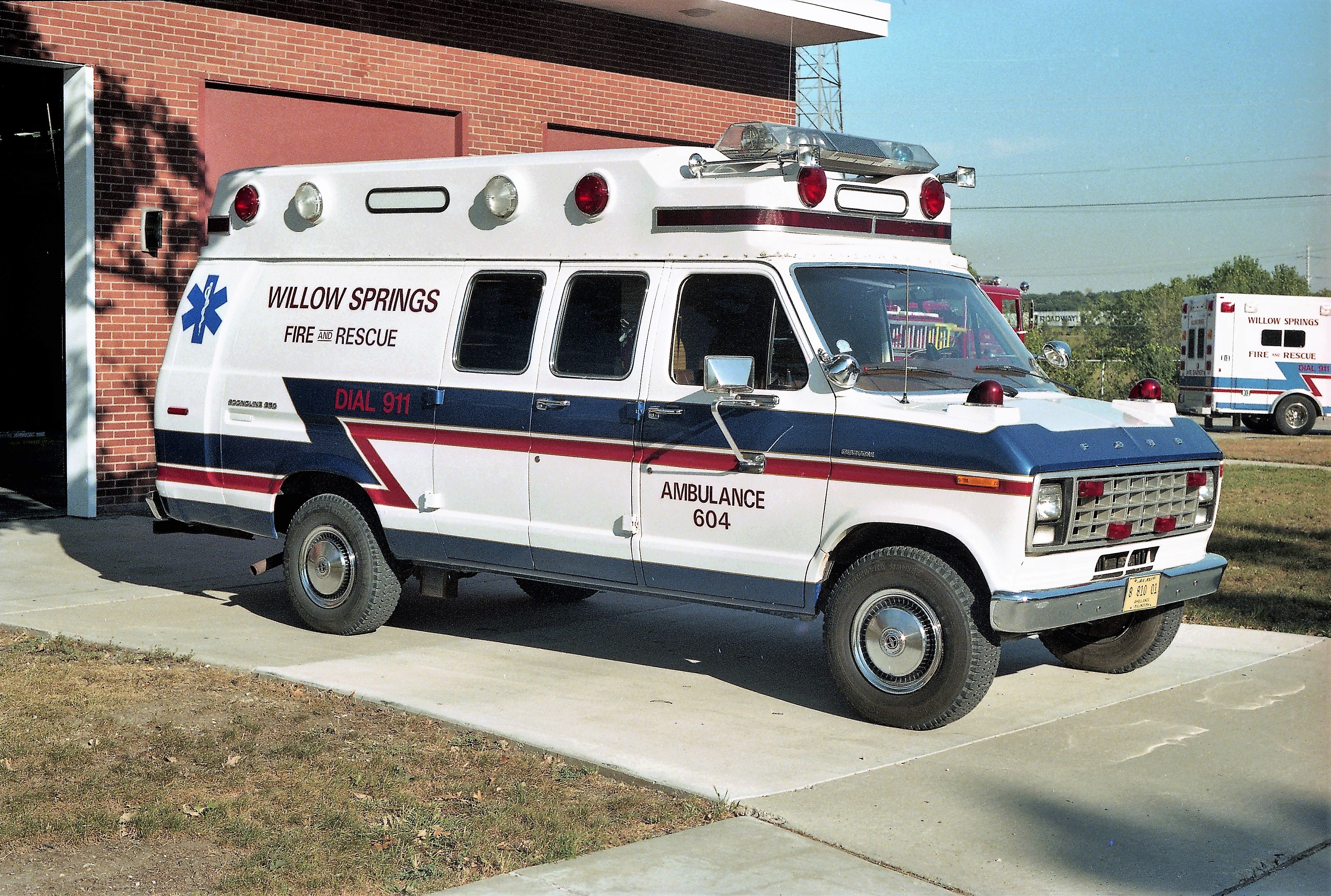 WILLOW SPRINGS AMBULANCE 604 1997 FORD E350 - ROAD RESCUE